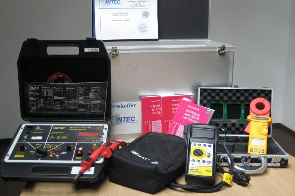 Messkoffer und Prüfgeräte der Intec GmbH für elektrische Anlagenprüfungen